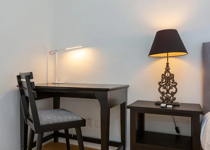 Kaya Zurich Apartment 3A - Downtown 2Br Apt With Balcony
